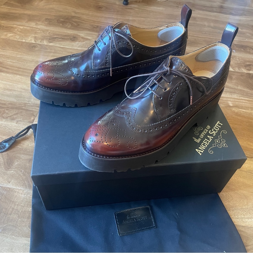 The Office of Angela Scott - Miss Lucy Derby - 42 - NIB oxfords